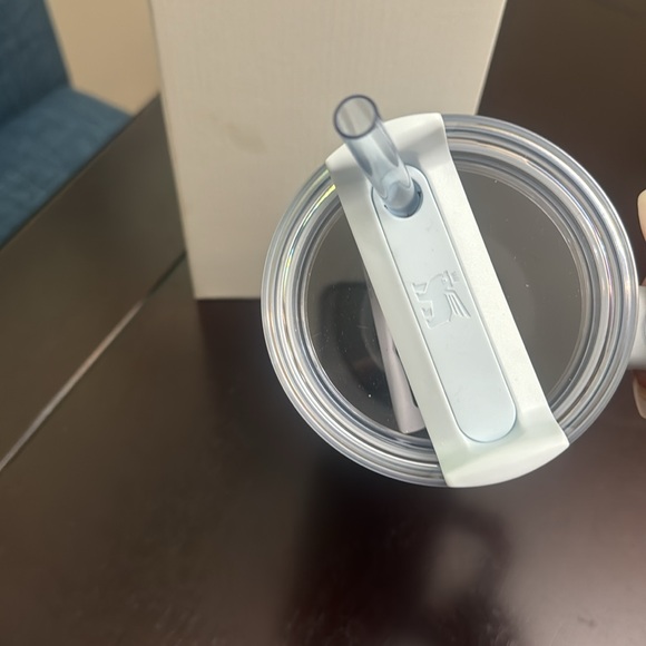 STARBUCKS STANLEY SPRING BLUE Tumbler 40 oz. Quencher Limited Flowstate (INHAND) - Picture 3 of 5